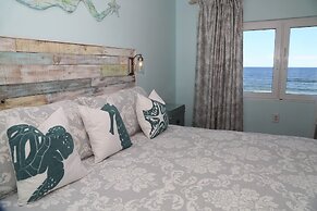 Tropical Winds 304 3 Bedroom Condo by RedAwning