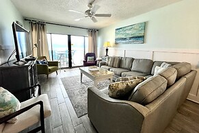 Tropical Winds 304 3 Bedroom Condo by RedAwning