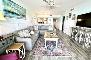 Tropical Winds 304 3 Bedroom Condo by RedAwning