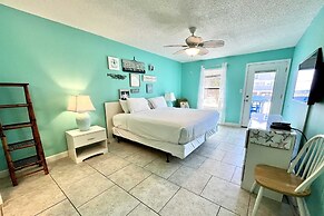 Sea Oats H102 2 Bedroom Condo by RedAwning