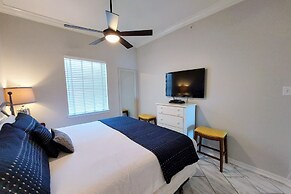 Royal Palms 1306 1 Bedroom Condo by RedAwning