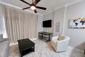 Royal Palms 1306 1 Bedroom Condo by RedAwning