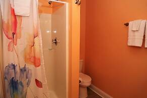 Lighthouse 1017 1 Bedroom Condo by RedAwning