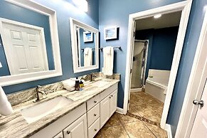 Lighthouse 1017 1 Bedroom Condo by RedAwning