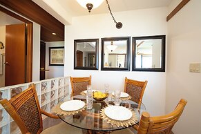 Polo Beach Club Vacation Rentals - APlus Resorts