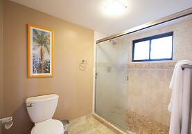 Polo Beach Club Vacation Rentals - APlus Resorts