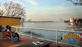 Waterfront Granary A Museum Hotel