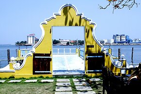 Waterfront Granary A Museum Hotel