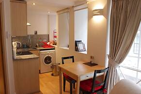 Tower Hill Studio Appartment