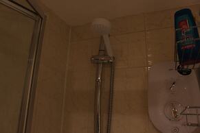 Tower Hill Studio Appartment