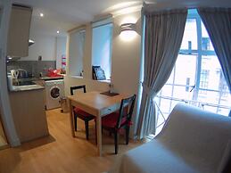 Tower Hill Studio Appartment