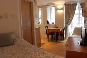 Tower Hill Studio Appartment