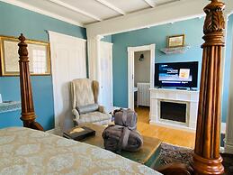 1000 Islands B&B – The Bulloch House