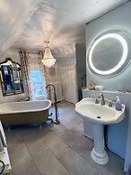 1000 Islands B&B – The Bulloch House