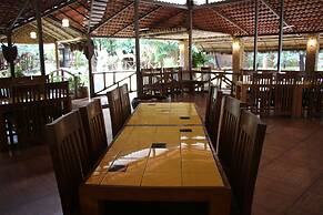 Shangri La Jungle Resort