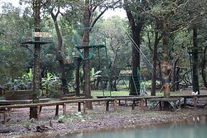 Shangri La Jungle Resort