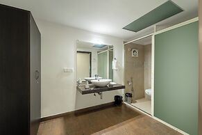 Shangri La Jungle Resort