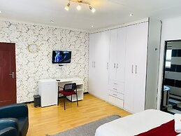 Airport Royal Guest House