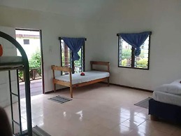 Safe Landing Eco Lodge