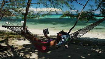 Safe Landing Eco Lodge