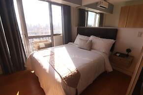 Oasis Regency at Acqua Livingstone near Rockwell