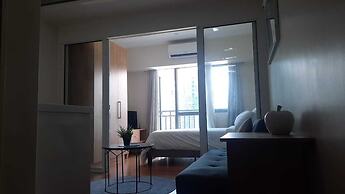 Oasis Regency at Acqua Livingstone near Rockwell