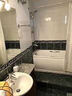 Hedges Court Residencies Town Hall-2 Room 3 Bed Apartment