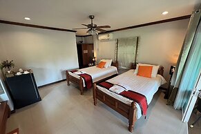 Baan Nam Pen Resort