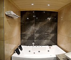 The Orchard Greens Resort - A Centrally Heated Property