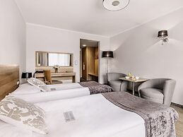 Mercure Wiazowna Brant