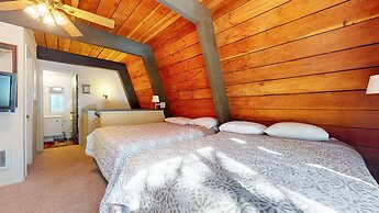 Bigwood 62 Quiet and Cozy in Forest Setting, with Garage Parking by Re