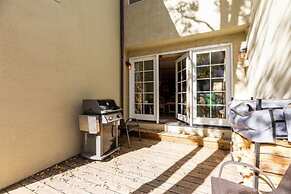 House Steps to Gondola and Vail Village by RedAwning