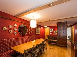 House Steps to Gondola and Vail Village by RedAwning