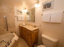 House Steps to Gondola and Vail Village by RedAwning