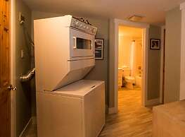 House Steps to Gondola and Vail Village by RedAwning