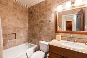 Condos with Ski Locker and Vail Mountain Views by RedAwning