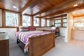 Ski In Ski Out condo with Access to Vail Mountain by RedAwning