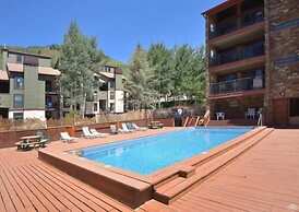 Spacious Condo with Outdoor Heated Pool and Hot Tubs by RedAwning