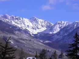 Condo 100 Yards to Gondola One by RedAwning