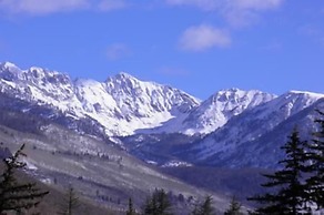 Condo with Vaulted Ceiling & Spectacular Mountain Views by RedAwning