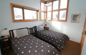 Condo with Vaulted Ceiling & Spectacular Mountain Views by RedAwning