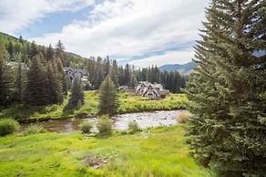 Condo Near Vail Village & Gondola with Free Parking & WiFi by RedAwnin