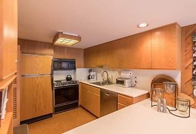 Vail Village Condo with Free Ski & Board Storage by RedAwning