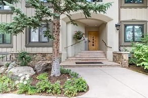Vail Village Condo with Free Ski & Board Storage by RedAwning