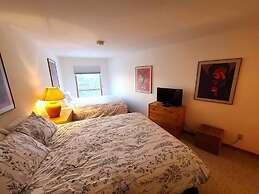 Northwoods Condo Private Ski-In Ski-Out Access to Vail Mountain by Red