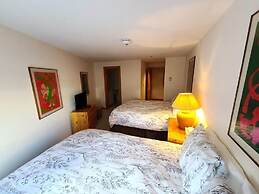 Northwoods Condo Private Ski-In Ski-Out Access to Vail Mountain by Red