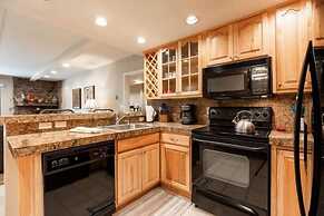 Condo with Outdoor Heated Pool and Free WiFi by RedAwning