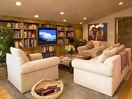 Penthouse with Panoramic Views of Vail Mountain and the Gore Range by 