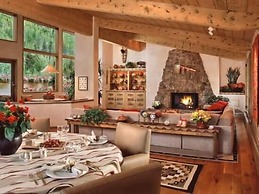 Penthouse with Panoramic Views of Vail Mountain and the Gore Range by 