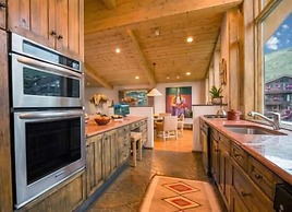 Penthouse with Panoramic Views of Vail Mountain and the Gore Range by 